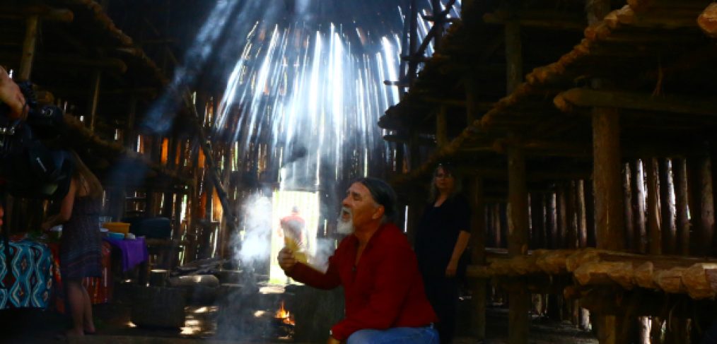 Elder Tom Charles prays in the Mohawk long house in Kanata Village - The Other Side TV